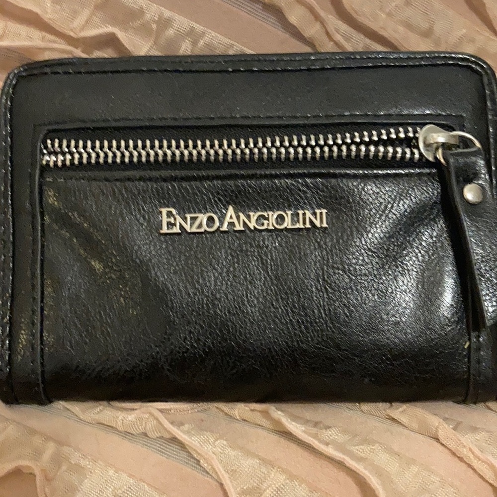 Enzo Angiolini wallet